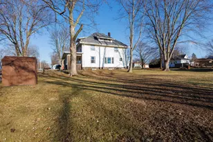 221 NE 3rd St, Hopedale, IL 61747 - Photo 31