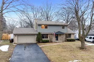 813 Prestwick Pkwy, Rockford, IL 61107 - Photo 3