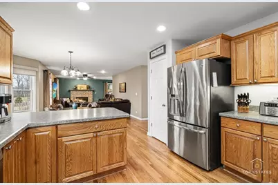 2303 Fox Bluff Lane, Spring Grove, IL 60081 - Photo 15