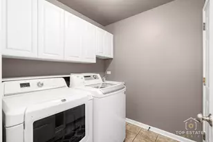 2303 Fox Bluff Ln, Spring Grove, IL 60081 - Photo 23