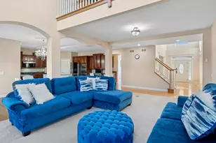 2667 Charter Oak Dr, Aurora, IL 60502 - Photo 9