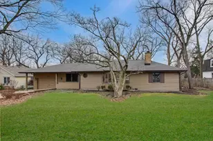 28 Muirwood Dr, Glen Ellyn, IL 60137 - Photo 3