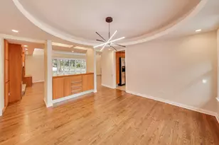 28 Muirwood Dr, Glen Ellyn, IL 60137 - Photo 9