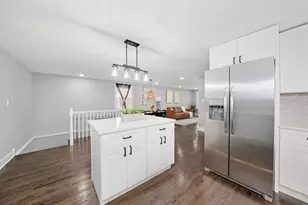 819 E 98th Pl, Chicago, IL 60628 - Photo 15