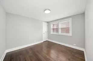 819 E 98th Pl, Chicago, IL 60628 - Photo 17