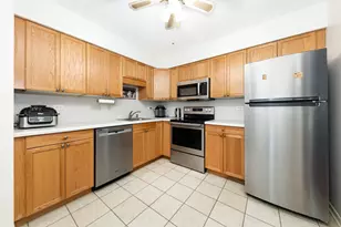 7525 Nantucket Dr, Darien, IL 60561 - Photo 11