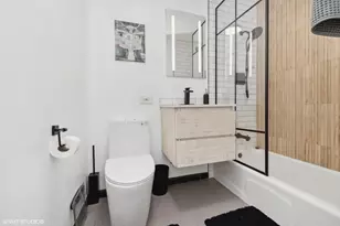 4250 N Marine Dr, Chicago, IL 60613 - Photo 13