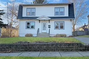 1614 S Carroll Ave, Freeport, IL 61032 - Photo 1