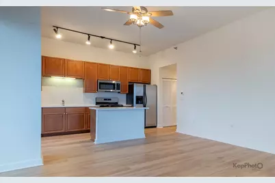 901 W Madison Street #921, Chicago, IL 60607 - Photo 23