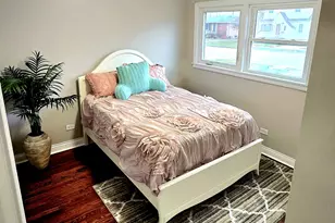 2817 W 100th Pl, Evergreen Park, IL 60805 - Photo 11