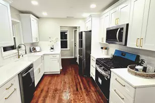 2817 W 100th Pl, Evergreen Park, IL 60805 - Photo 5