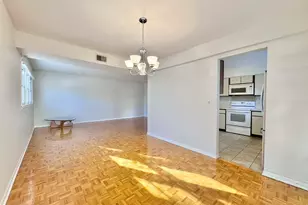 5200 Galitz St, Skokie, IL 60077 - Photo 7