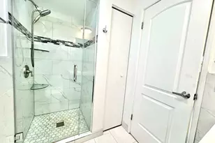 5200 Galitz St, Skokie, IL 60077 - Photo 15