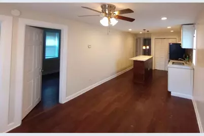 8602 S Houston Avenue, Chicago, IL 60617 - Photo 5