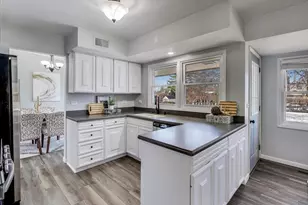 2002 N Eastwood Dr, Arlington Heights, IL 60004 - Photo 7