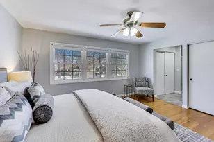 2002 N Eastwood Dr, Arlington Heights, IL 60004 - Photo 17