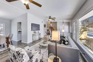 2002 N Eastwood Dr, Arlington Heights, IL 60004 - Photo 3