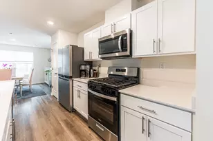 1053 Briar Gln Ct, Hampshire, IL 60140 - Photo 3