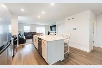 1053 Briar Glen Court, Hampshire, IL 60140 - Photo 5