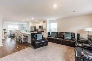 1053 Briar Gln Ct, Hampshire, IL 60140 - Photo 9