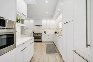 123 W Oak St, Chicago, IL 60610 - Photo 13