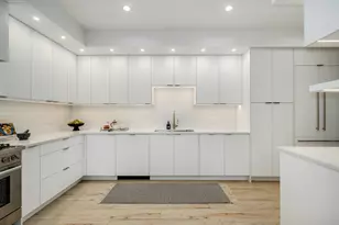 123 W Oak St, Chicago, IL 60610 - Photo 17