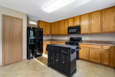 16320 Spring Creek Lane, Plainfield, IL 60586 - Photo 9