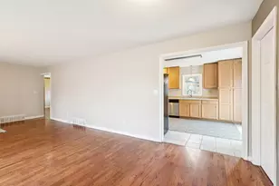 1915 W Oakleaf Dr, McHenry, IL 60051 - Photo 7