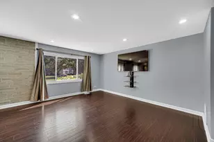 1010 Heathrow Ct, Wheaton, IL 60189 - Photo 5