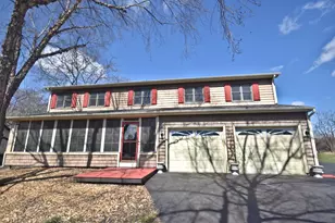 6N264 Weber Dr, Saint Charles, IL 60174 - Photo 1