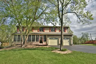 6N264 Weber Dr, Saint Charles, IL 60174 - Photo 1