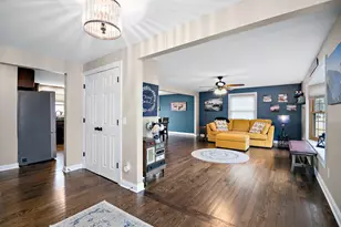 1698 Bittersweet Dr, Saint Anne, IL 60964 - Photo 5