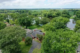 1698 Bittersweet Dr, Saint Anne, IL 60964 - Photo 3