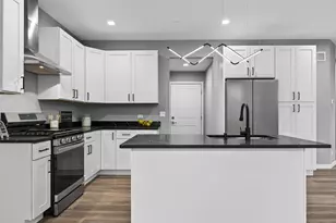 1390 N Merrimac Ln, Hanover Park, IL 60133 - Photo 9