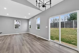 1390 N Merrimac Ln, Hanover Park, IL 60133 - Photo 7