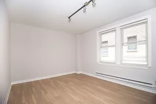 511 W Belmont Ave, Chicago, IL 60657 - Photo 5