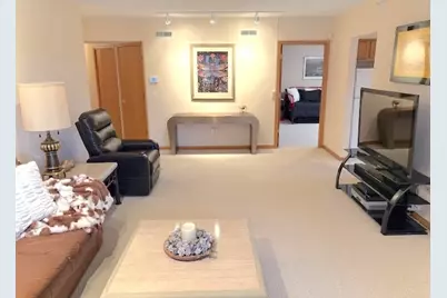 5005 Warren Street W #207, Skokie, IL 60077 - Photo 9