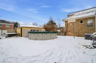 7525 Karlov Ave, Skokie, IL 60076 - Photo 25