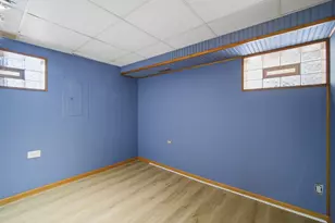 7525 Karlov Ave, Skokie, IL 60076 - Photo 21