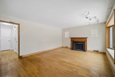 7525 Karlov Avenue, Skokie, IL 60076 - Photo 3