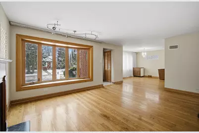 7525 Karlov Avenue, Skokie, IL 60076 - Photo 5