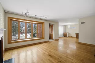 7525 Karlov Ave, Skokie, IL 60076 - Photo 5