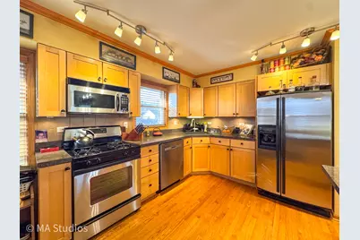 8536 Kedvale Avenue, Skokie, IL 60076 - Photo 11