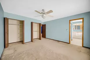 1818 Hawk Ln, Elk Grove Village, IL 60007 - Photo 17