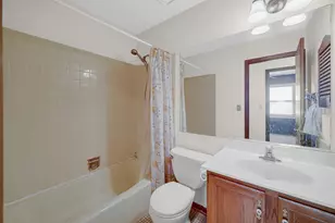 1818 Hawk Ln, Elk Grove Village, IL 60007 - Photo 23