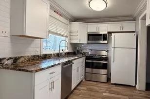 28048 N Hickory Ln, Wauconda, IL 60084 - Photo 3