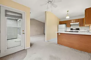 330 Buckingham Cir, Elgin, IL 60120 - Photo 15