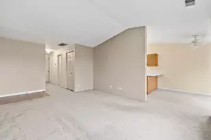 330 Buckingham Cir, Elgin, IL 60120 - Photo 13