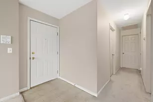 330 Buckingham Cir, Elgin, IL 60120 - Photo 7