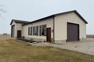 3047 E 11th Rd, Utica, IL 61373 - Photo 57